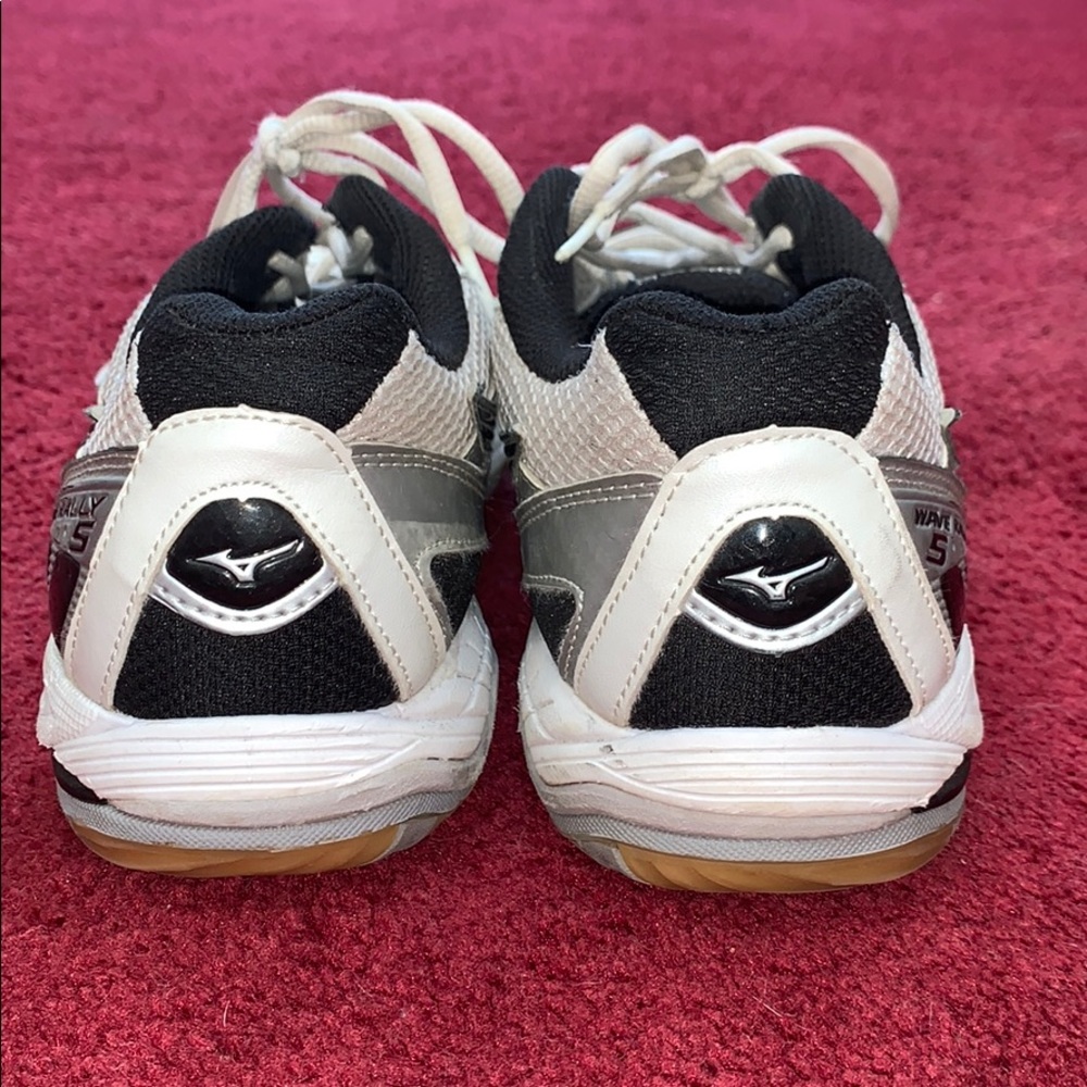 Shoes - Picture 4 of 4
